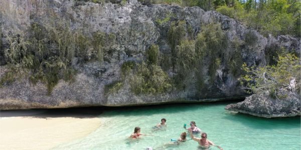 Von Punta Cana: Privater Katamaran Catalina Island Ganztägig